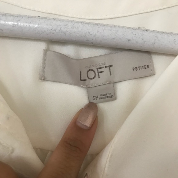 LOFT off white sleeveless blouse - NWOT - Picture 3 of 3